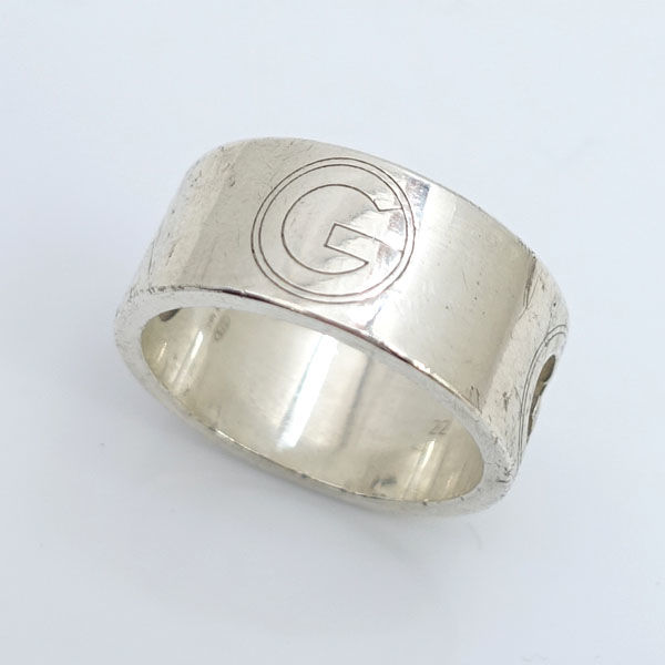 ・メーカー ：GUCCI / グッチ ・サイズ ：表記サイズ:22，号数:21，幅 （約ｃｍ）:1.0，総重量 （ｇ）:11.5， ・色(柄)の系統：シルバー ・デザイン ：リング ・素材 ：SV シ
